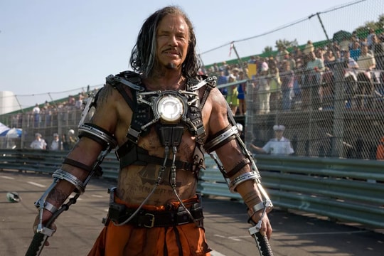 Diễn viên 'Iron Man' bị đuổi khỏi nhà vì nợ tiền thuê