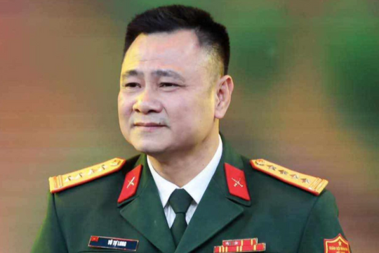 Nam nghệ sĩ từng làm thợ mộc, phụ hồ nay là Đại tá, Giám đốc