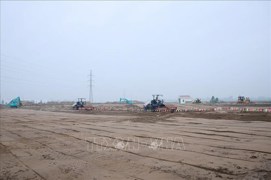 Làm đường nối sân bay Gia Bình với Thủ đô theo hình thức xây dựng khẩn cấp