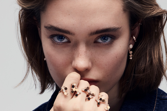 Bộ trang sức lấy cảm hứng từ loài ong của Chaumet