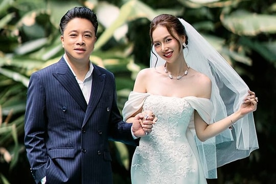 Đinh Ngọc Diệp - Victor Vũ chụp lại ảnh cưới sau 10 năm
