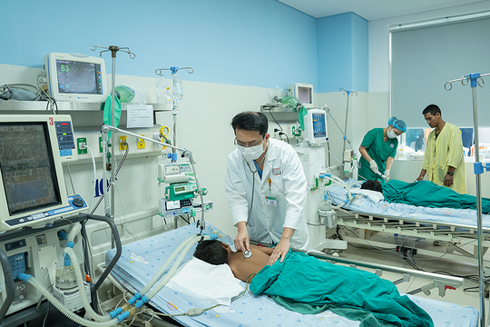 3 bệnh nhi ngộ độc botulinum thoát nguy kịch sau 10 giờ truyền thuốc