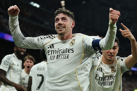 Đêm mê ly của Valverde ở Champions League