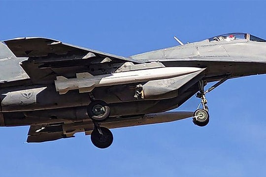 Tiêm kích thời Liên Xô mang tên lửa tiên tiến của Trung Quốc