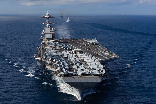 Siêu tàu sân bay Mỹ gặp sự cố khi hoạt động gần Iran