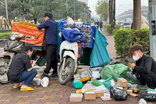Doanh nghiệp chuyển phát đồng loạt phụ thu phí xăng, dầu