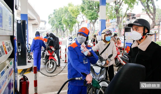Thủ tướng: Không để cửa hàng xăng dầu dừng bán không có lý do