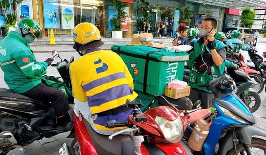 Giá xăng biến động, Grab, Be và ShopeeFood chi tiền hỗ trợ cho tài xế