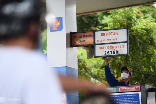 Giá dầu thô ảnh hưởng như thế nào tới túi tiền của bạn?