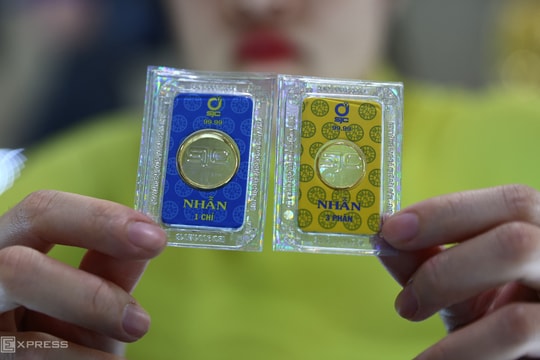 Giá vàng lùi về 185 triệu đồng