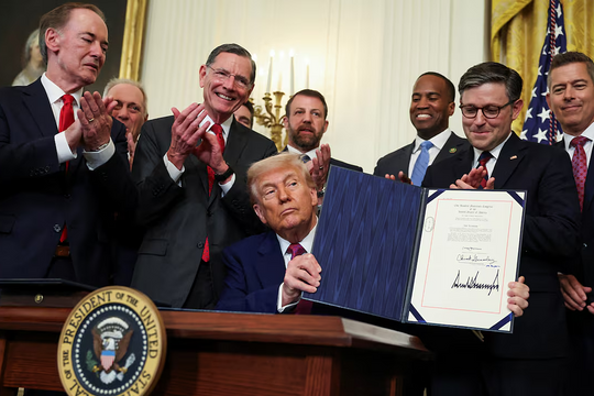 Chính quyền ông Trump kiện bang California vì quy định xe không phát thải