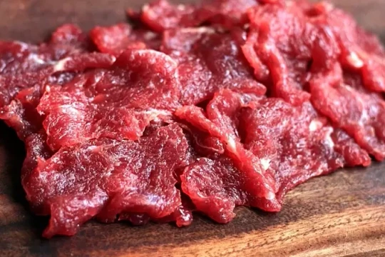 Ăn thịt bò sống có bị nhiễm sán?