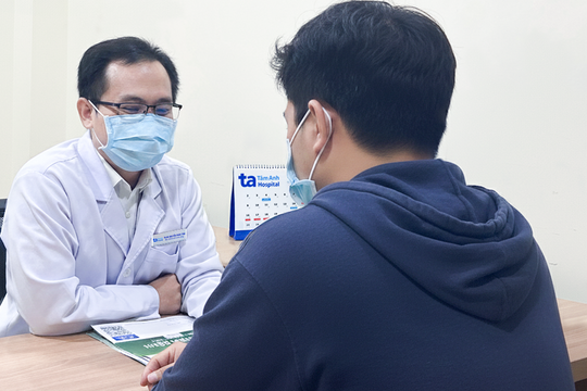 Toàn thân nổi bóng nước do bệnh da tự miễn