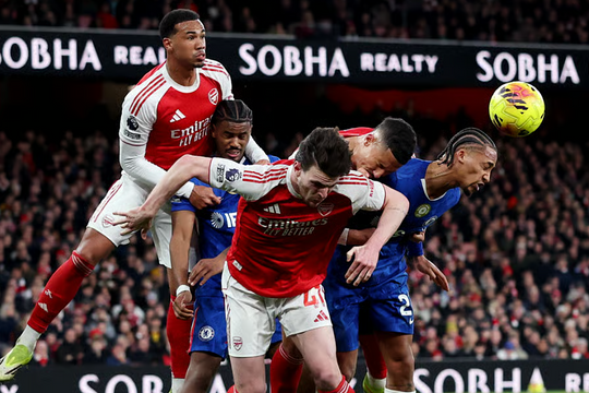 Cựu tiền vệ Chelsea: 'Arsenal gian lận để vô địch Ngoại hạng Anh'