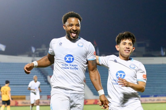 Xuân Son kiến tạo giúp Nam Định tiếp đà hồi sinh