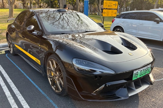 Sau bê bối kiện tụng, Xiaomi thiết kế lại nắp ca-pô