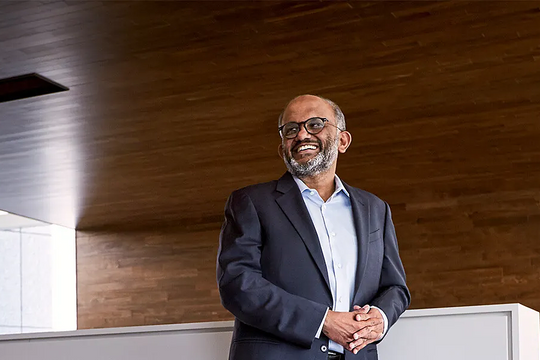 CEO Adobe từ chức sau 18 năm lãnh đạo