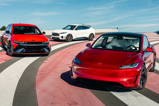 Doanh số xe điện toàn cầu tiếp tục giảm