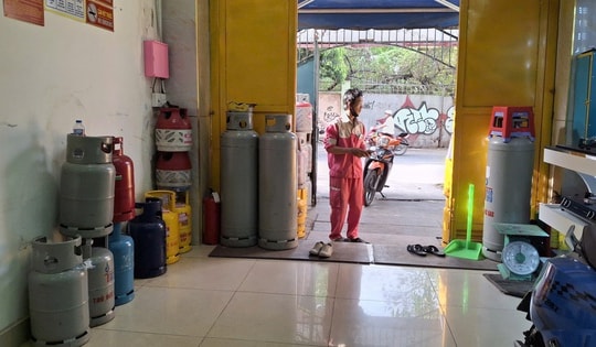 Thị trường gas loạn giá, chủ đại lý đứng ngồi không yên