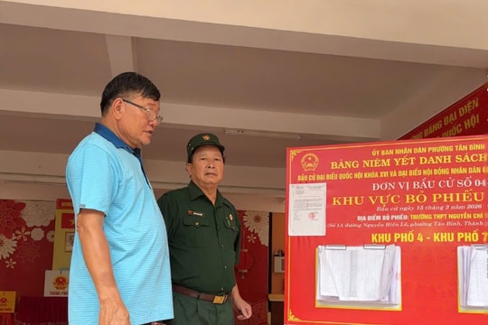 Người dân TP Hồ Chí Minh háo hức đón chờ ngày hội non sông 15/3