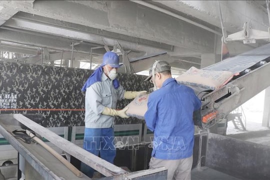 Giá xi măng tăng lần thứ ba trong quý I