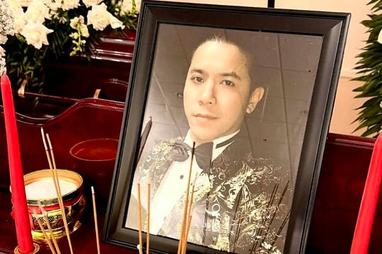 Đồng nghiệp viếng Kasim Hoàng Vũ