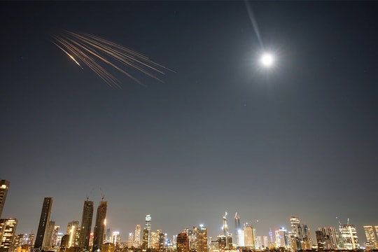 Thách thức với Israel khi Iran dùng tên lửa mang đầu đạn chùm