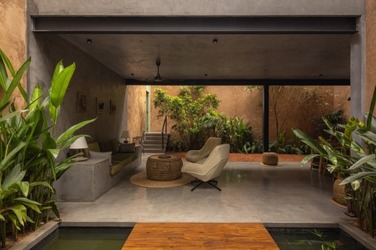 Nhà 220 m2 góc nào cũng thấy cây xanh