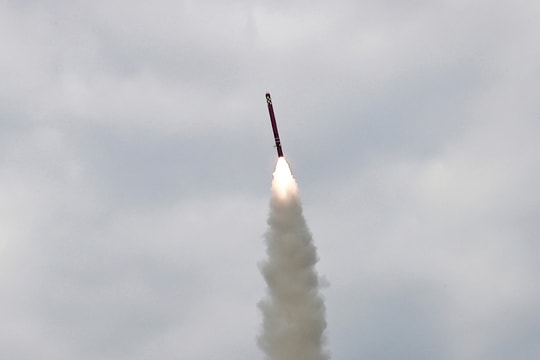 Triều Tiên phóng loạt tên lửa đạn đạo ra biển