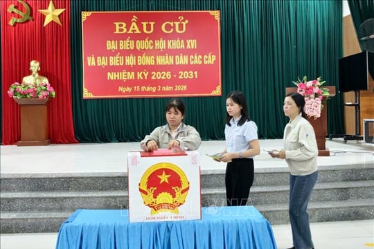 Cử tri công nhân tự hào và tin tưởng vào sự phát triển của đất nước