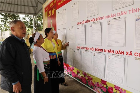 Cử tri các dân tộc tỉnh Ninh Bình đặt niềm tin nơi lá phiếu