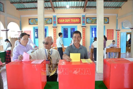 Niềm vui và tự hào của cử tri đặc khu Phú Quý trong Ngày hội non sông