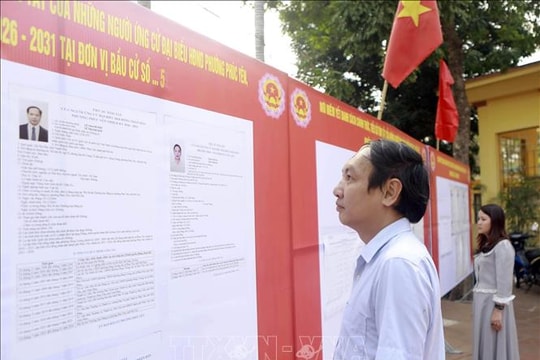 Rộn ràng ngày hội bầu cử trên quê hương Đất Tổ