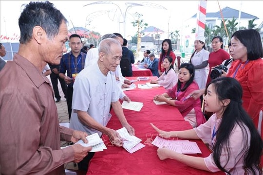 Cử tri Thủ đô tự hào cầm lá phiếu gửi niềm tin