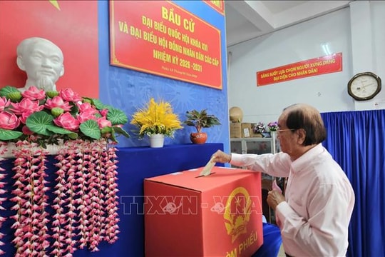 Nhộn nhịp ngày hội toàn dân nơi địa đầu cực Nam Tổ quốc