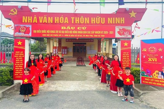 Thủ tục bầu cử thuận tiện, hỗ trợ thực hiện quyền công dân