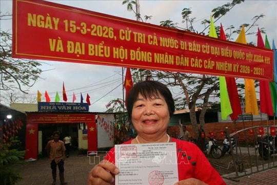 Cử tri thành phố Cần Thơ nô nức thực hiện quyền công dân