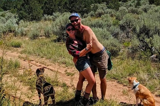 Suýt mất mạng, cặp vợ chồng hối hận vì 'bỏ phố về rừng'