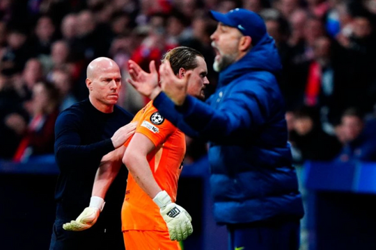 HLV Tudor phân bua việc ngó lơ thủ môn Tottenham