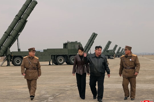 Triều Tiên thử pháo phản lực có thể mang đầu đạn hạt nhân