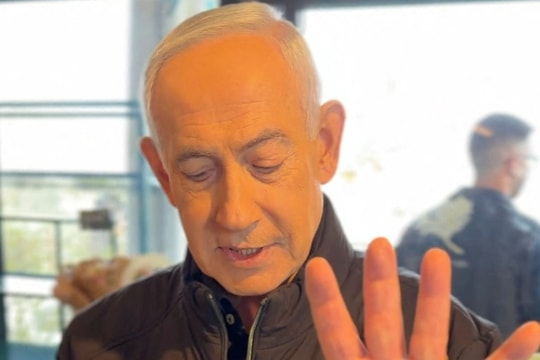 Thủ tướng Israel đăng video uống cà phê giữa tin đồn 'đã chết'