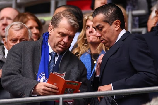 Chelsea bị phạt nặng nhất lịch sử Ngoại Hạng Anh