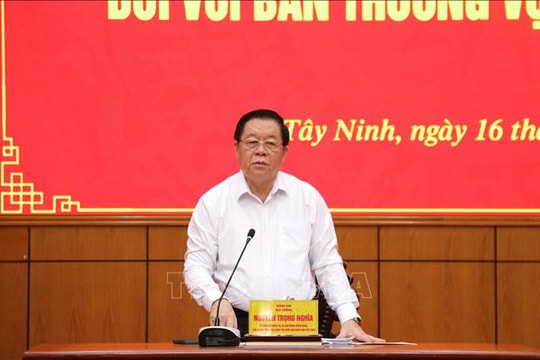 Đại tướng Nguyễn Trọng Nghĩa làm việc với Ban Thường vụ Tỉnh ủy Tây Ninh