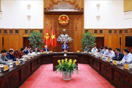 Thủ tướng Phạm Minh Chính: Điều hành giá xăng dầu theo hướng hài hòa lợi ích giữa Nhà nước, người dân và doanh nghiệp