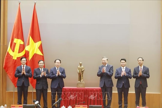 Tổng Bí thư Tô Lâm: Xây dựng thành phố Hải Phòng trở thành trung tâm công nghiệp và cảng biển hiện đại