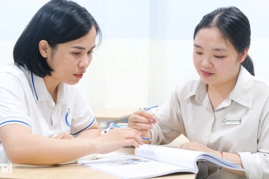 Nữ trưởng phòng lương cao đột ngột nghỉ việc để đi học tiếng Trung