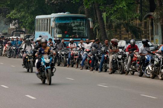 Khủng hoảng xăng dầu 'bóp nghẹt' người nghèo châu Á