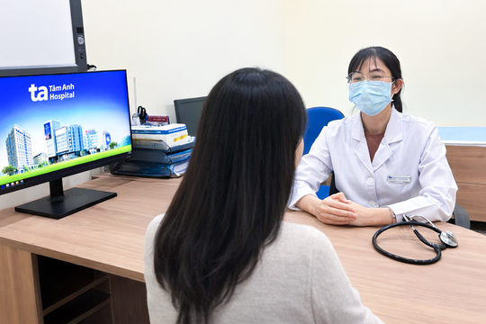 Phổi dày đặc u hạt do bệnh phản ứng miễn dịch quá mức