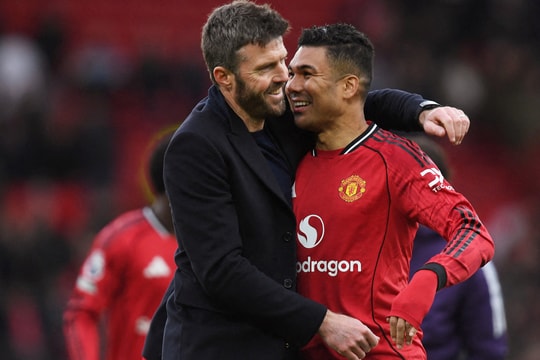 Neville: 'Casemiro rời Man Utd cuối mùa là đúng'