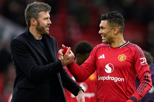 Keane phản đối Man Utd ký dài hạn với Carrick